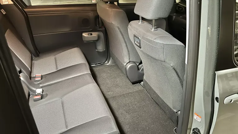 同乗者の車内嘔吐、個人賠償保険で清掃と申請手続きまで全部任せた話