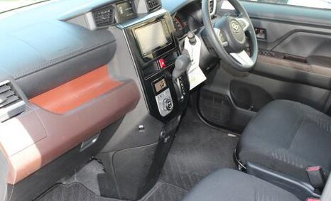 ダイハツ トール 内